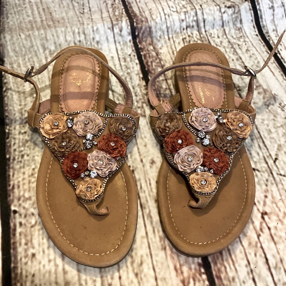 Anthropologie Miss Albright leather flower sandals size 6